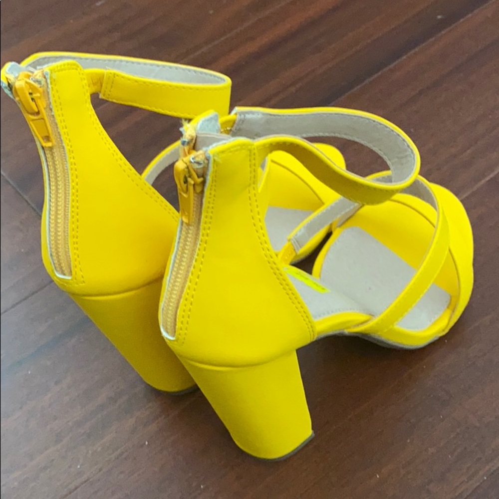 **these are not as yellow as pictured**